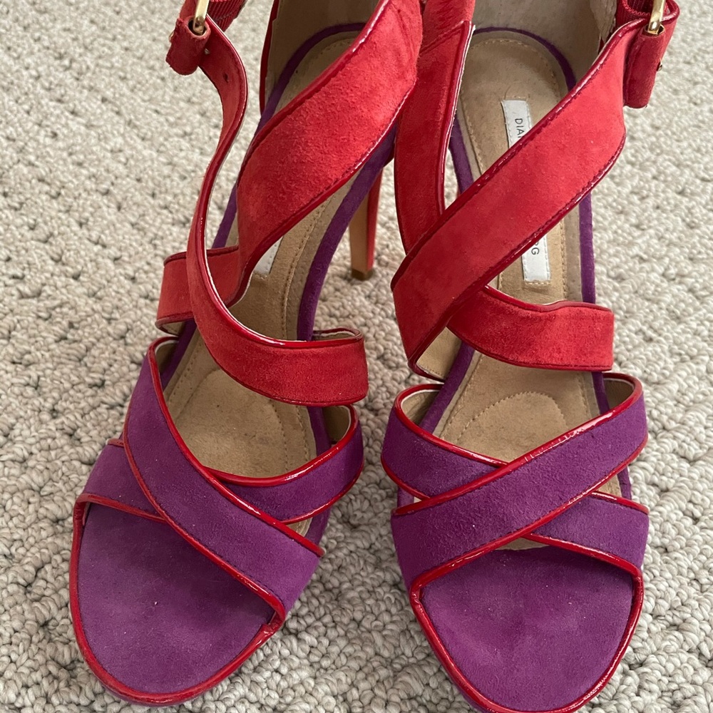 Flashy! DVF suede platforms EUC!